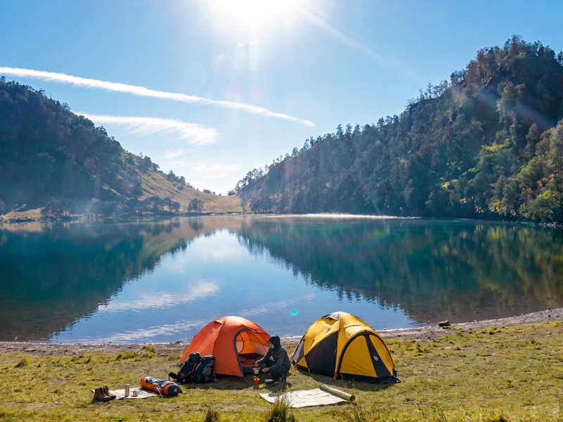 Panduan Lengkap Camping di Ranu Kumbolo Semeru: Persiapan, Jalur, dan Tiket Masuk 2026